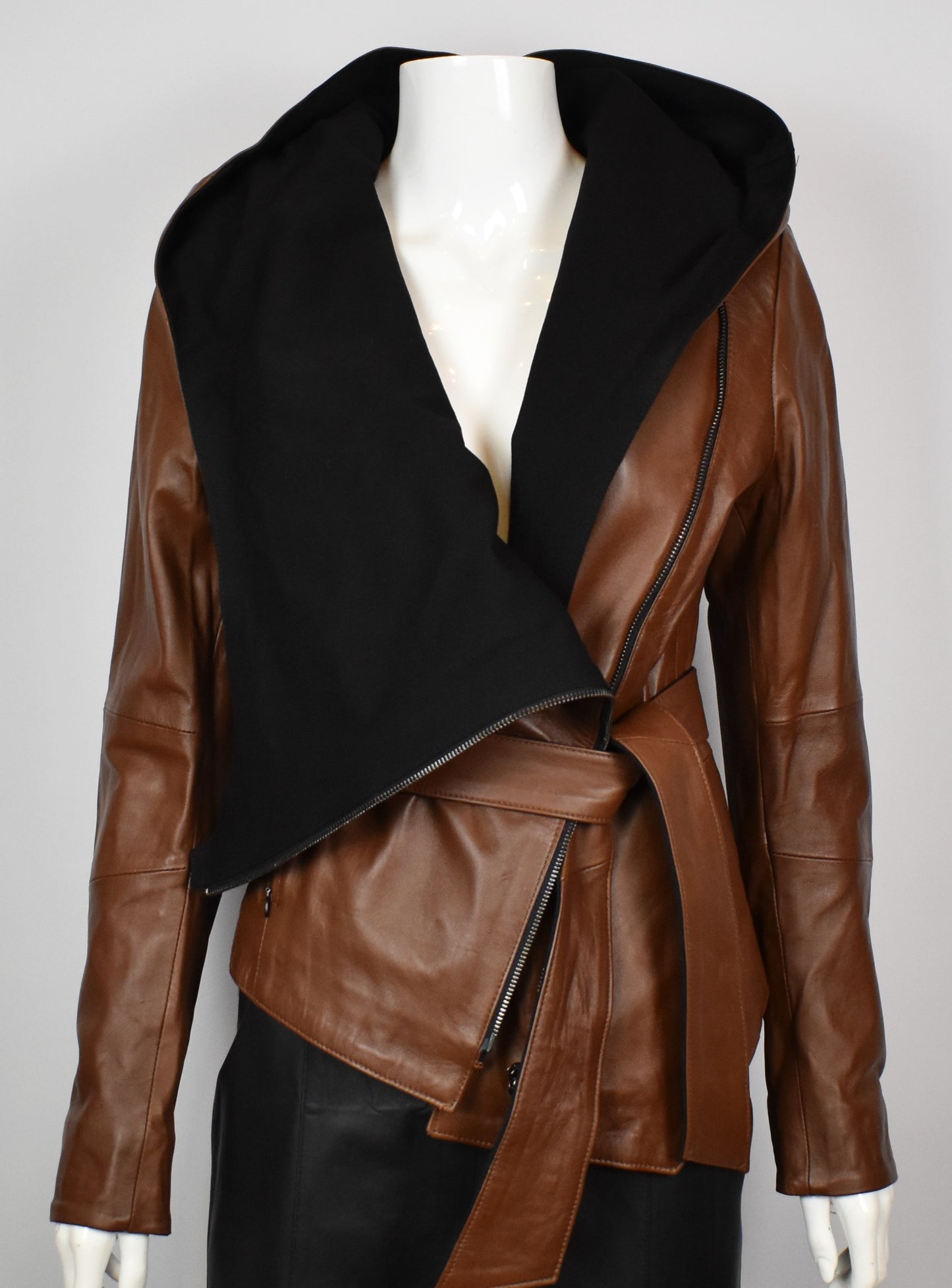 Stylische Damen Lammlederjacke mit Kapuze