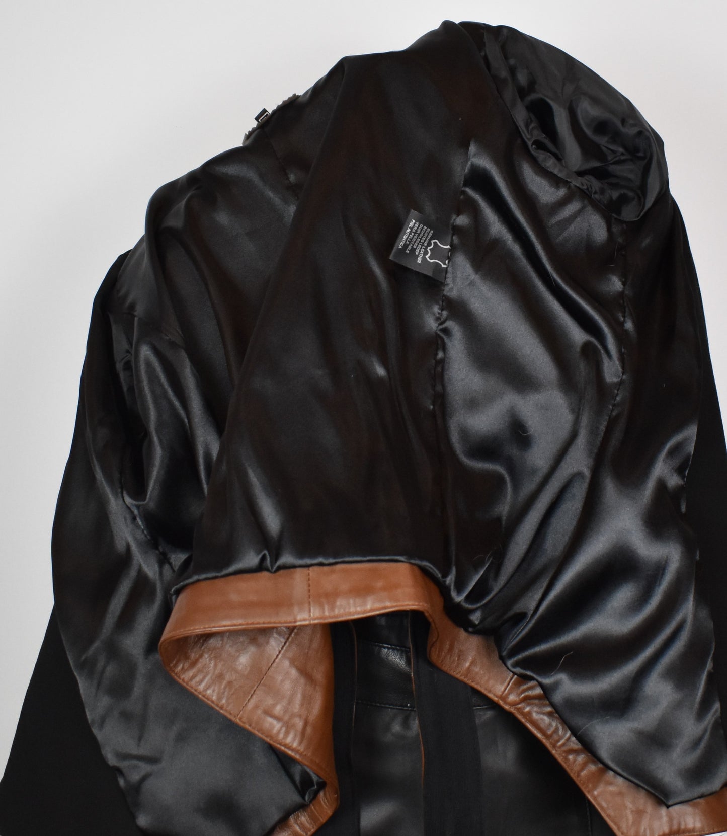 Stylische Damen Lammlederjacke mit Kapuze