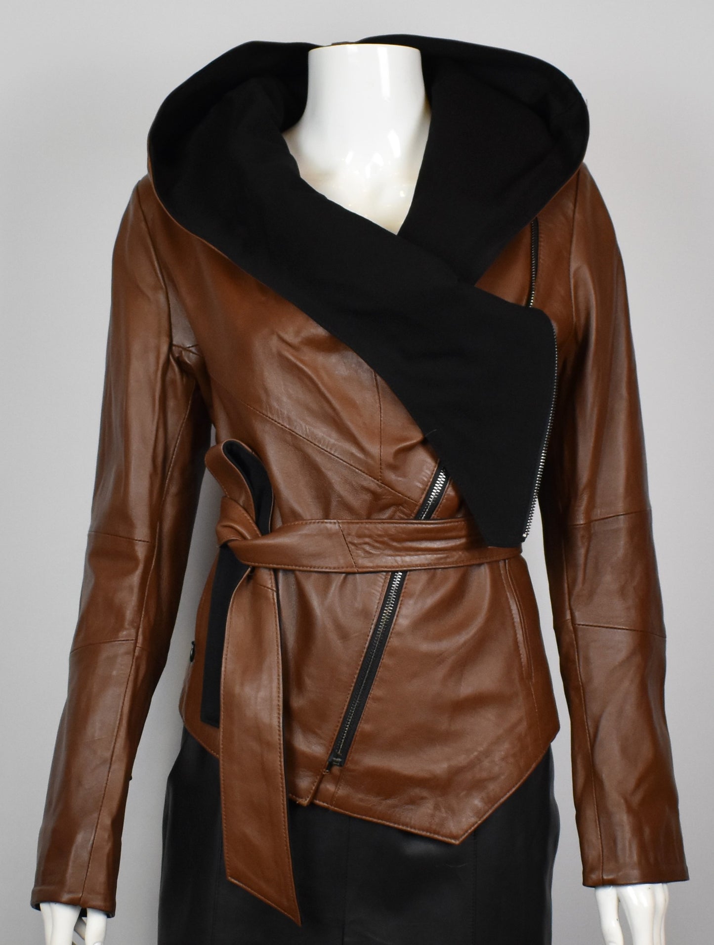 Stylische  Damen  Lammlederjacke mit Kapuze